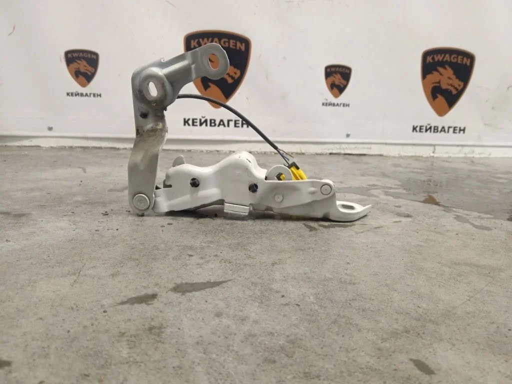 Петля капота Porsche Panamera 2014 970