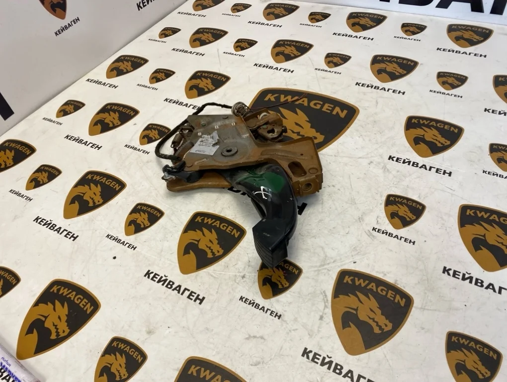 Рычаг стояночного тормоза Audi Q7 2010 4L