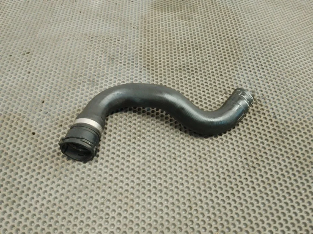 Патрубок системы охлаждения Audi A8 2011 D4