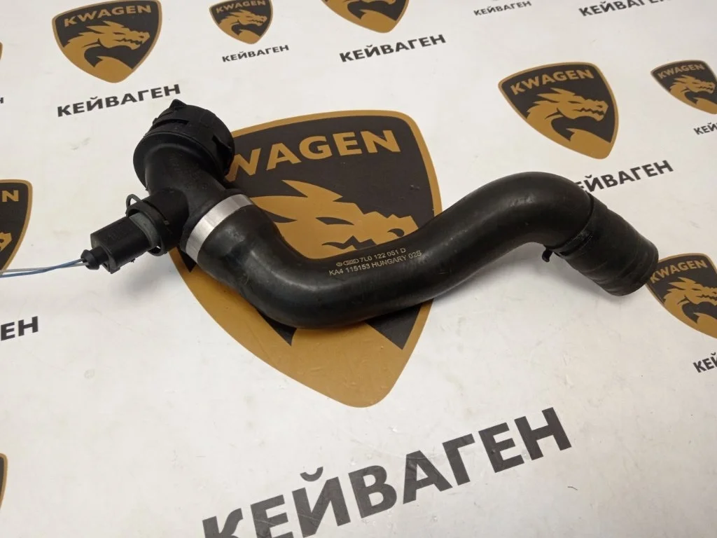 Патрубок радиатора Porsche Cayenne 2008 957