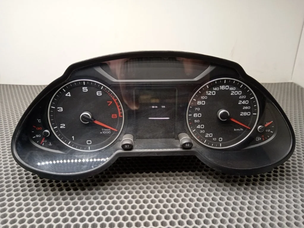Панель приборов Audi Q5 2013 8R