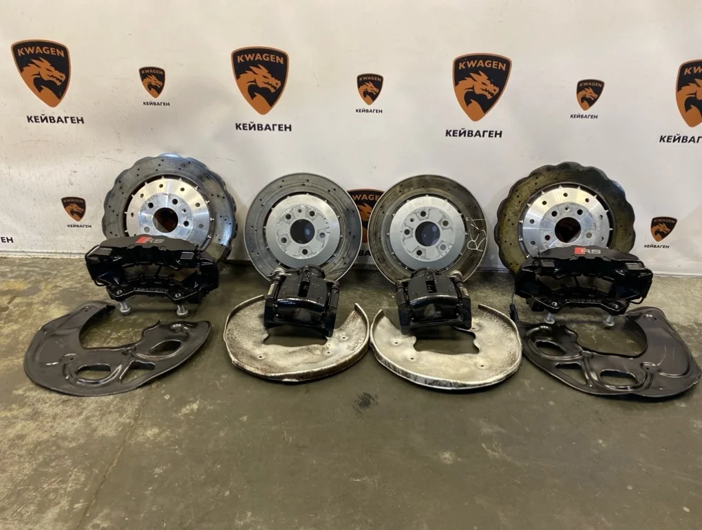 Комплект тормозных суппортов дисками Audi RS4 2013 B8