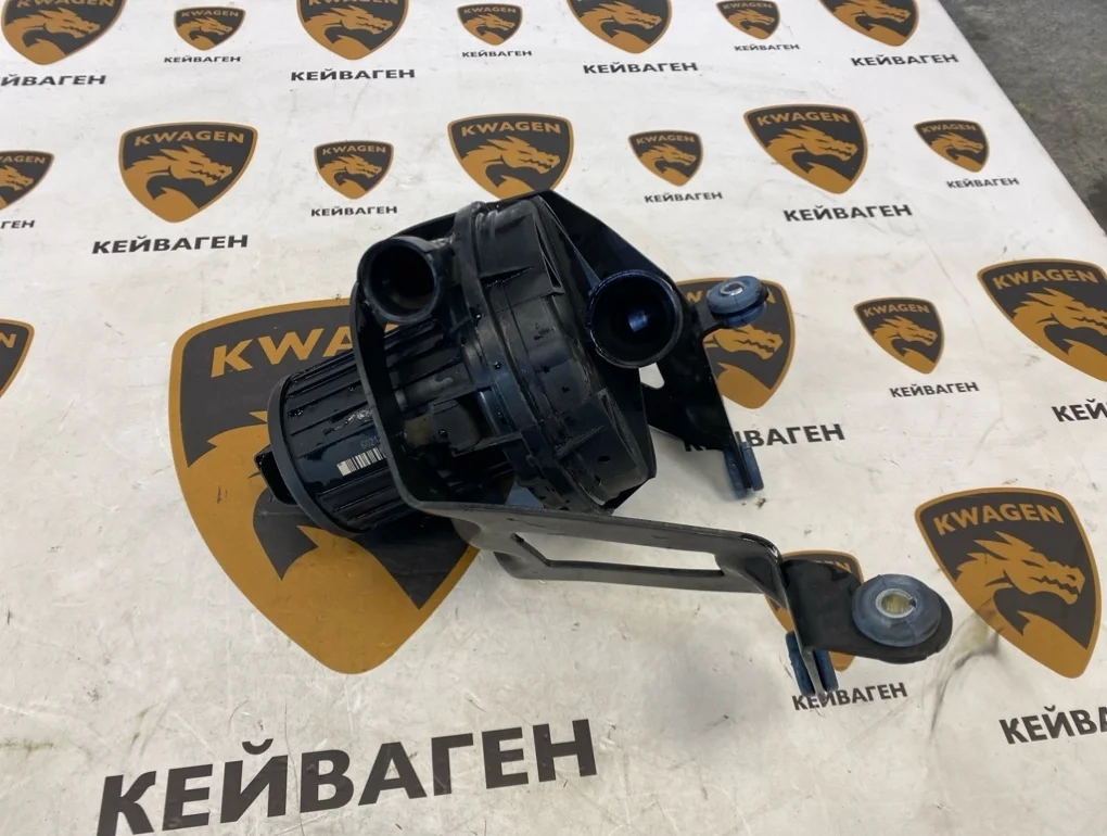 Насос продувки катализатора Audi Q7 2007 4L