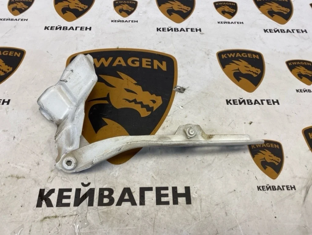 Петля капота Audi Q5 2011 8R