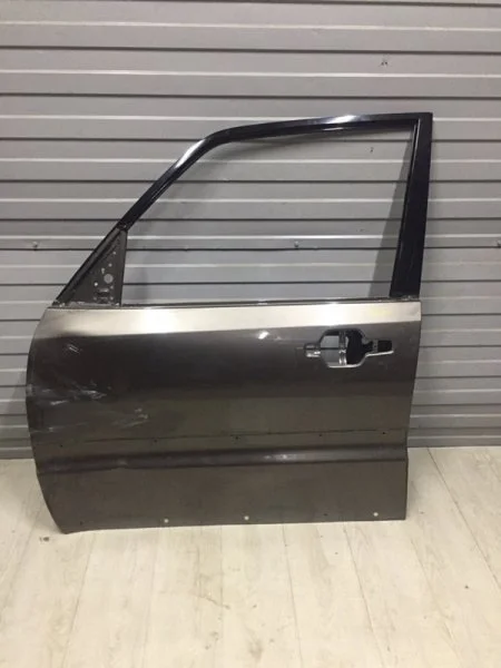 Дверь передняя левая Mitsubishi Pajero 4 5700A451