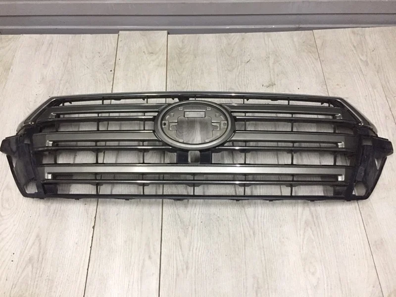 Решетка радиатора Toyota Land Cruiser 5310160D70 200