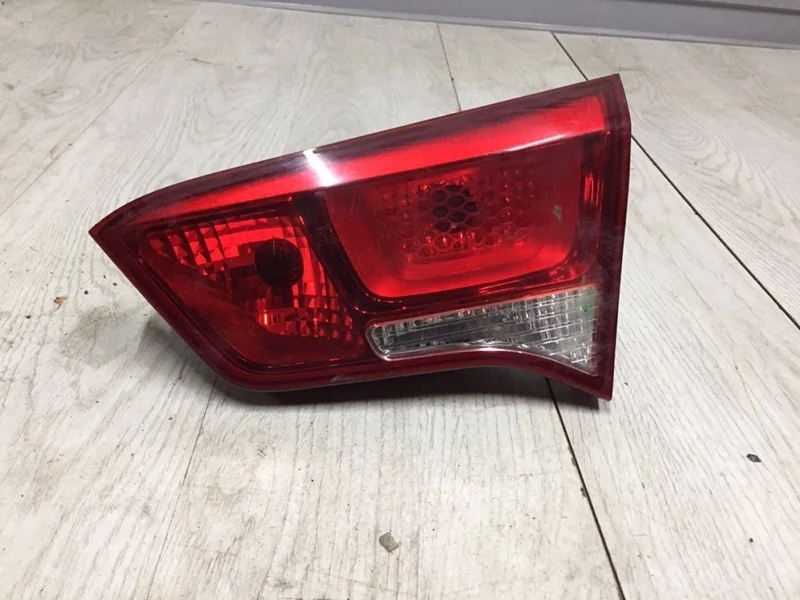 Фонарь правый внутренний Kia Rio 3 924044X500