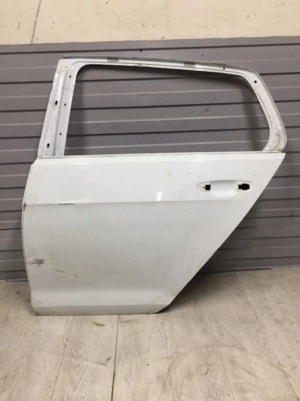 Дверь задняя левая Volkswagen Golf 7 5G4833055AA
