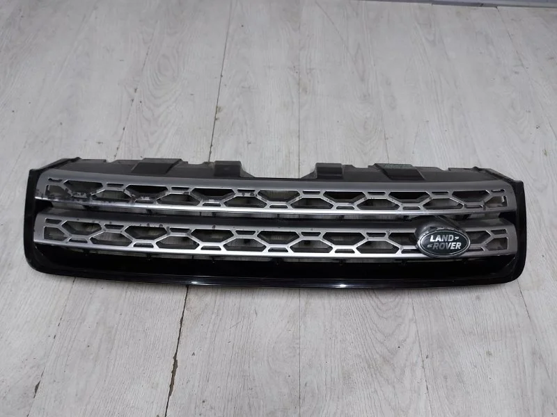 Решетка радиатора Land Rover Discovery Sport LR097948 L550