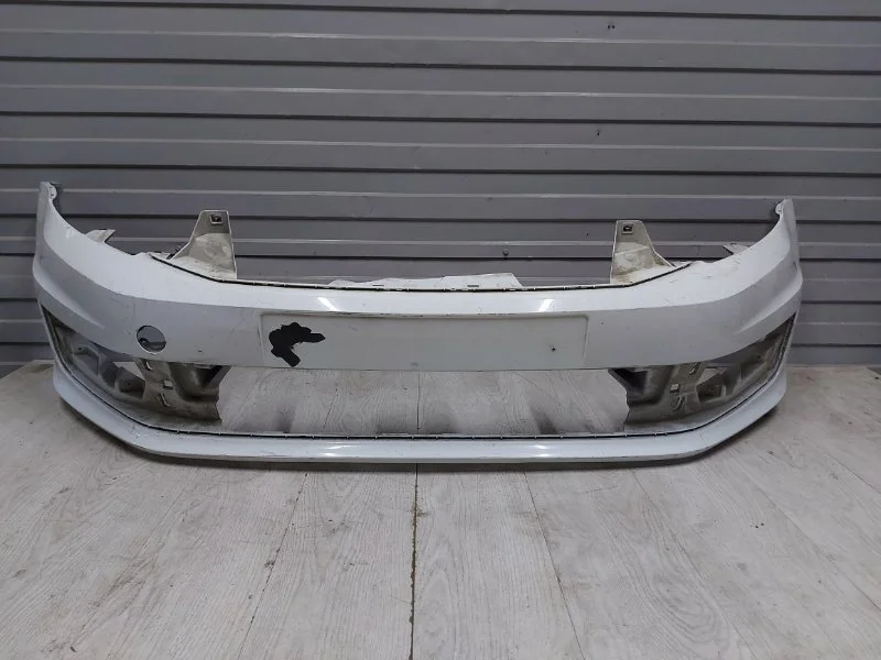 Бампер передний Volkswagen Polo 5 2015-2020 6RU807221A СЕДАН