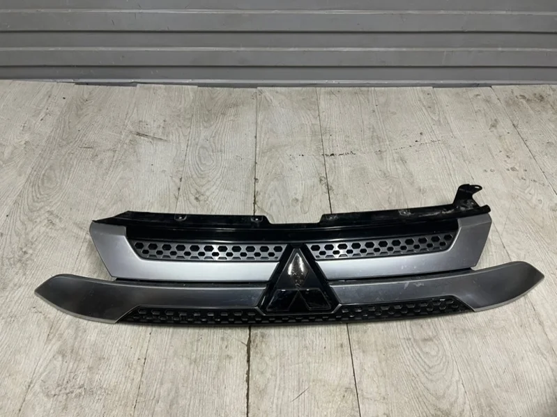 Решетка радиатора Mitsubishi Outlander 2018-2022 7450B298 3