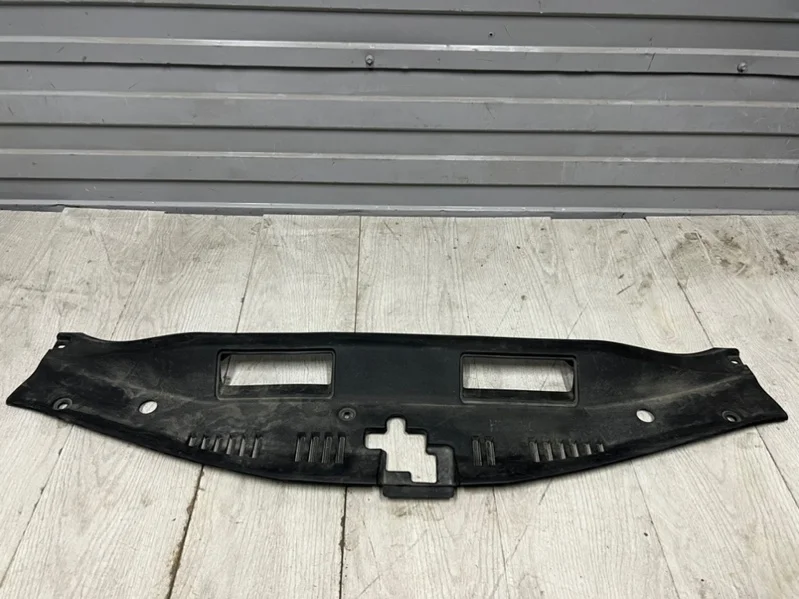 Кожух замка капота Toyota Camry 5329533130 V70