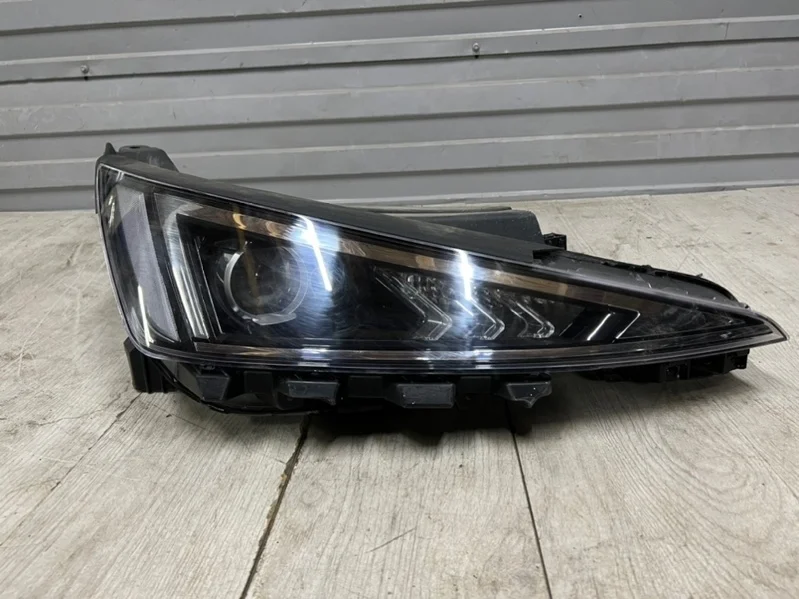 Фара правая Hyundai Elantra 6 рестайлинг 92102F2500 AD