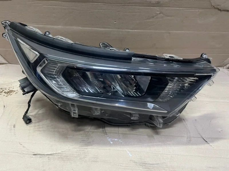 Фара правая Toyota Rav4 2019-2022 8114542840 CA50