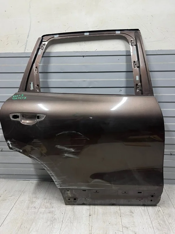 Дверь задняя правая Volkswagen Touareg 2 2010-2018 7P0833056
