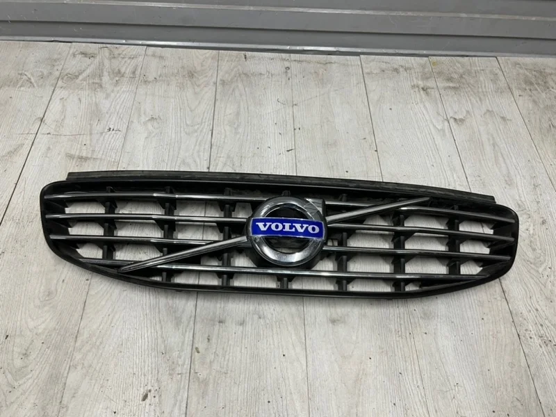 Решетка радиатора Volvo Xc60 2013-2017 31383751 1