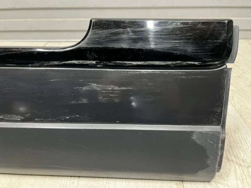 Молдинг двери правой Land Rover Range Rover 4 2012-2022 LR038845 L405