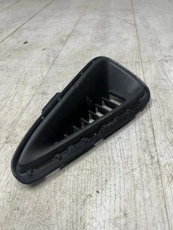 Решетка в бампер левая Toyota Camry 2014-2018 5212833180 V55