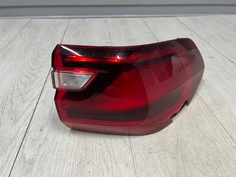 Фонарь задний правый Bmw X7 2018 63217442288 G07