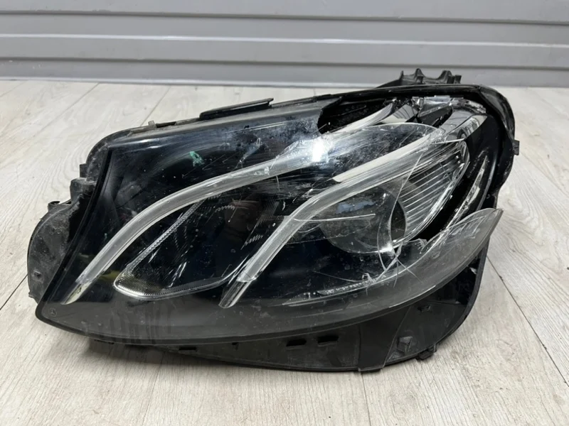 Фара левая Mercedes-Benz E-Klasse 2016-2019 A2139066501 W213