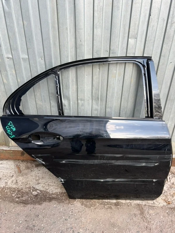Дверь задняя правая Mercedes-Benz E-Klasse 2016 A2137300205 W213