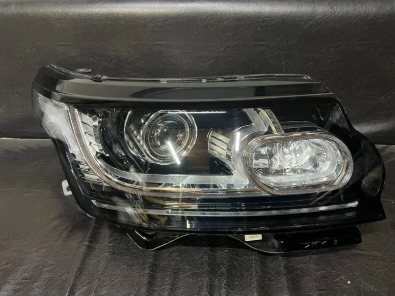 Фара правая Land Rover Range Rover 4 2012-2017 LR033966 L405
