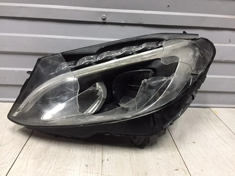 Фара левая Mercedes-Benz C-Klasse 2014-2018 A2058200561 W205