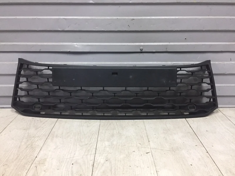Решетка в бампер Mitsubishi Pajero Sport 3 2015-2021 6402A373