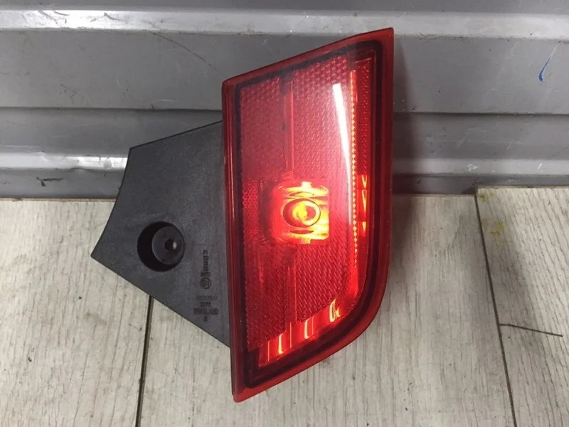 Отражатель бампера правый Mitsubishi Pajero Sport 3 2015-2021 8355A086