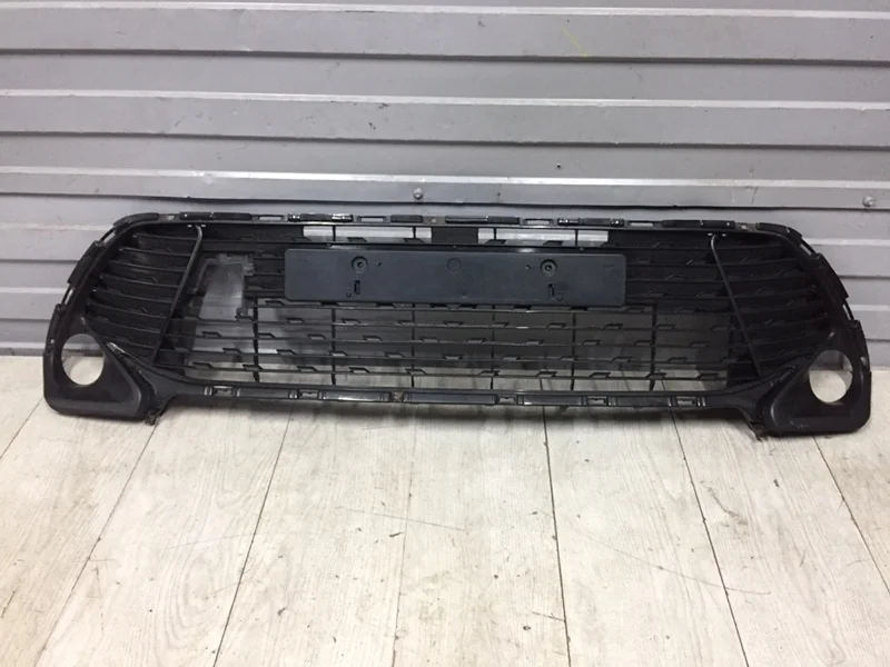 Решетка в бампер Toyota Camry 2017-2018 5310206590 V55