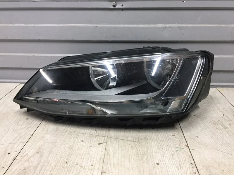 Фара левая Volkswagen Jetta 6 2010-2018 5С7941005H