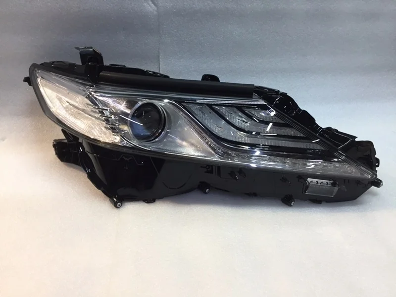 Фара правая Toyota Camry 2018-2023 8114533E11 V70