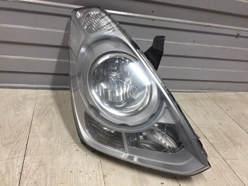 Фара правая Hyundai H1 Grand Starex 2007-2017 921024H010