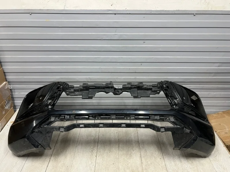 Бампер передний Mitsubishi Pajero Sport 3 2019-2023 6400J963
