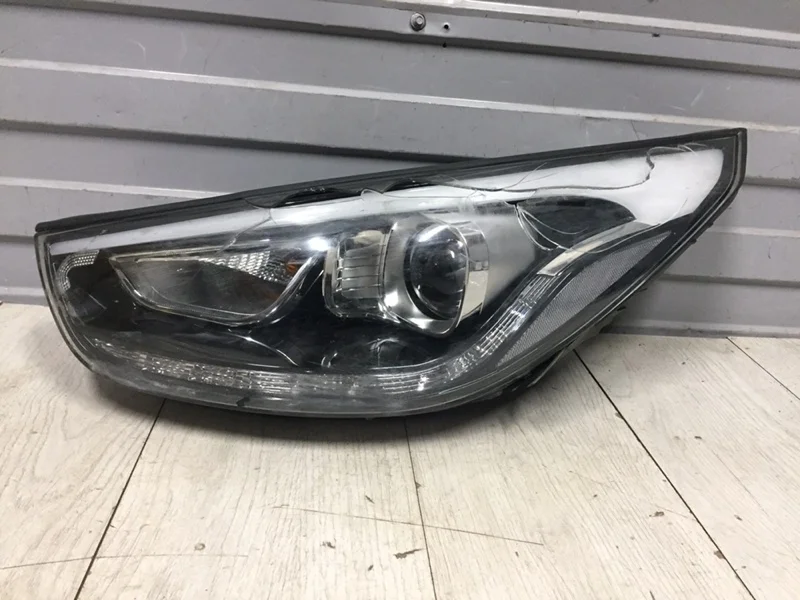 Фара левая ксенон Hyundai Ix35 2013-2015 921012Y620 LM