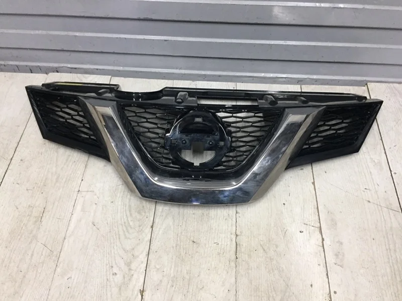 Решетка радиатора Nissan X-Trail 2013-2018 623104CM0A T32