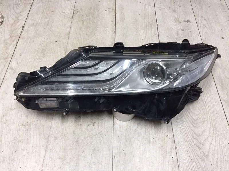 Фара левая Toyota Camry 2018-Нв 8118533D70 V70
