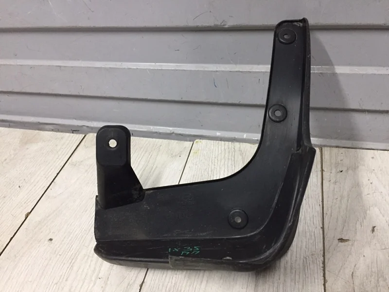 Брызговик передний правый Hyundai Ix35 2010-2015 868322S000 LM