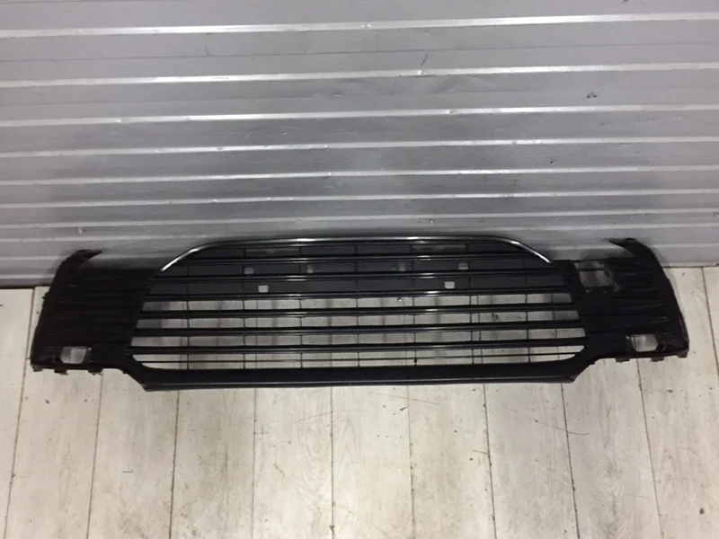 Решетка в бампер Toyota Camry 2020-2024 5310206570 V70