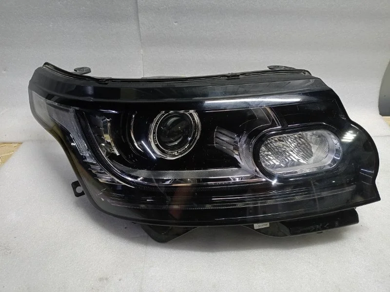 Фара правая Land Rover Range Rover 4 2012-2017 LR067204 L405