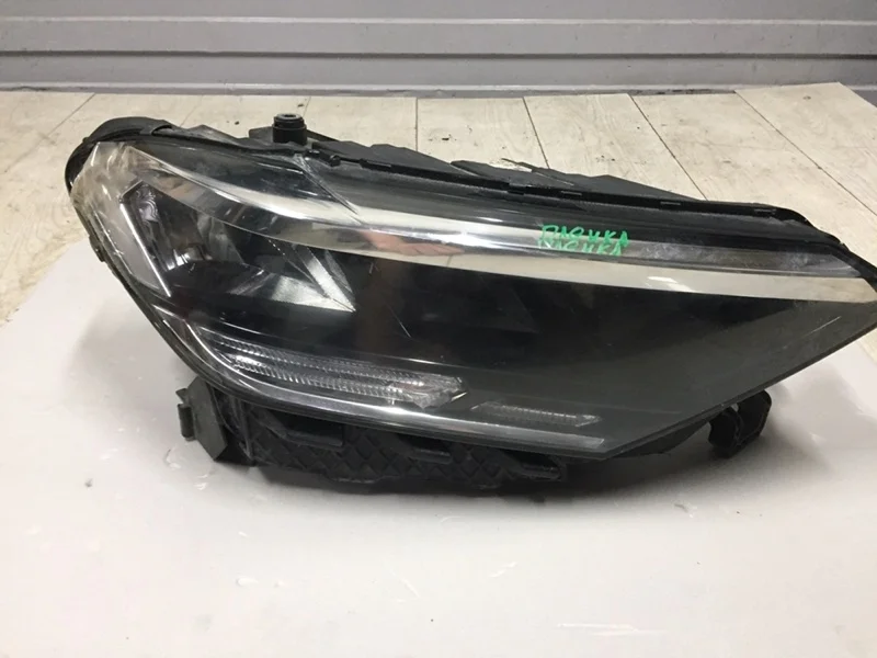 Фара правая Volkswagen Polo 6 2020-НВ 6N5941006A ЛИФТБЕК