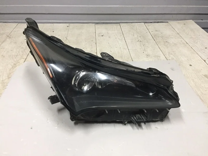 Фара правая Lexus Nx 2014-2017 8114578020 1