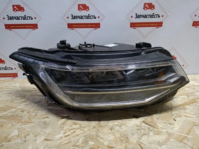 Фара правая Volkswagen Tiguan 2 2020-нв 5NB941036C