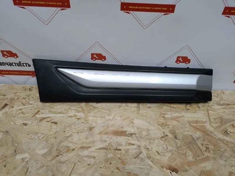 Молдинг двери правой Mitsubishi Outlander 3 2015-2022 5757A410 GF