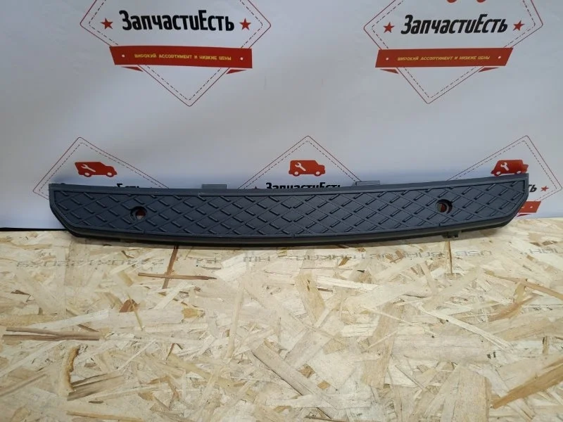 Накладка переднего бампера Mercedes-Benz Sprinter A9068850011 W906