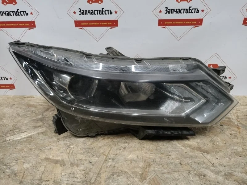 Фара правая Nissan Qashqai 2 2017-2023 26010HV00B J11