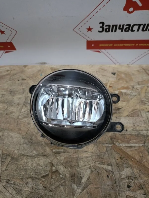 Фара птф левая Toyota Camry 8122048051 V70