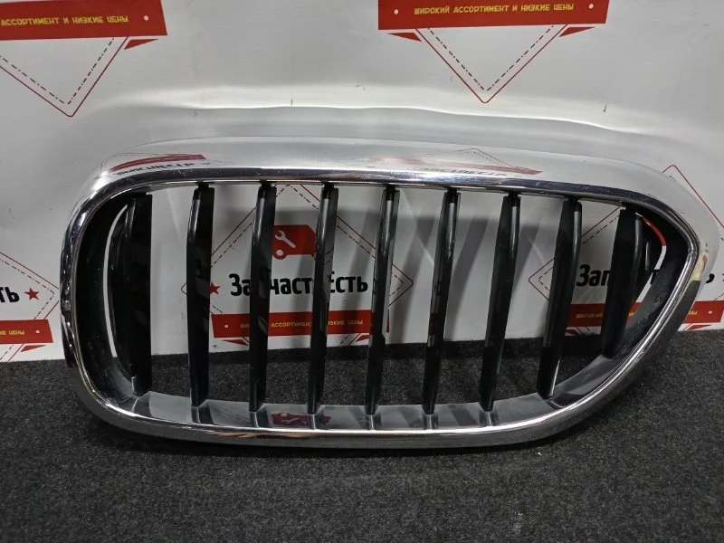 Решетка радиатора левая Bmw 5Er 2016-2020 51137383519 G30