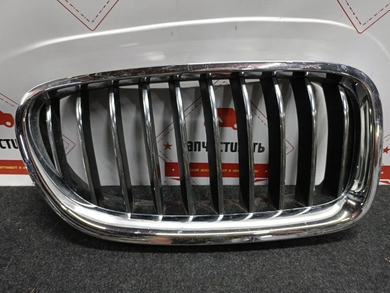 Решетка радиатора правая Bmw 5Er 2013-2017 51137412324 F10