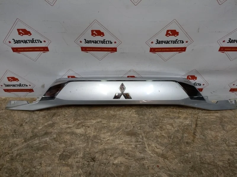 Накладка двери багажника Mitsubishi Outlander 3 2015-2023 5817A265XB GF